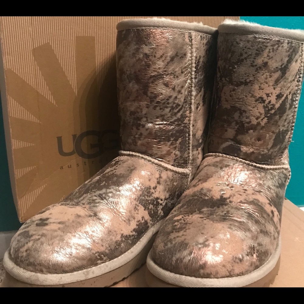 Authentic Uggs Size 7. Barely Used! - image 2